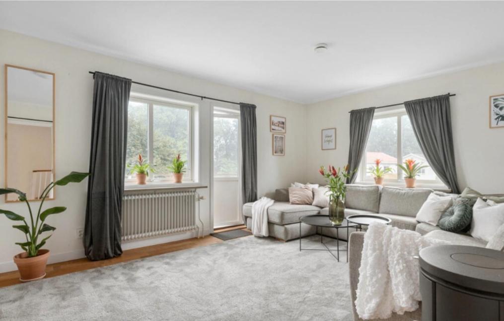 Cheerful Three Room Villa At Stroemstad City Center Екстериор снимка